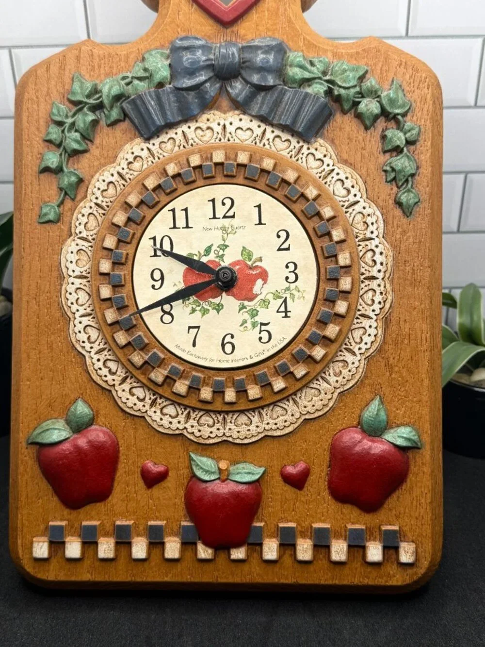 Vintage Home Interiors Apple Wall Clock With Heart & Bow Design